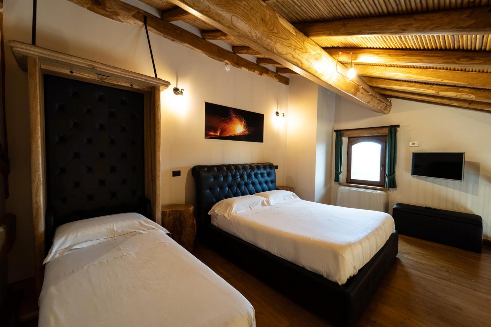 Etna Quota Mille Boutique Hotel, Typical Sicilian Food & Wine Randazzo Exterior foto